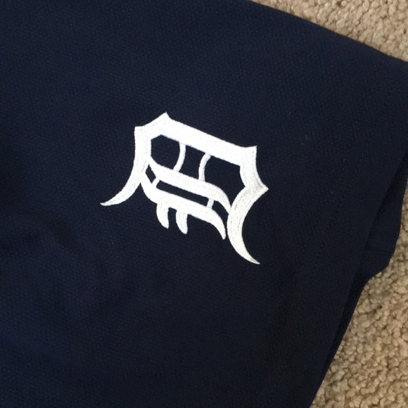 Genuine merchandise Tigers jersey - Picture 4 of 7